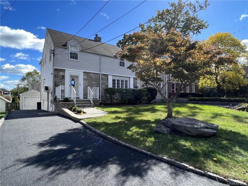 166 Lyons Road, Scarsdale, NY, 10583 | Card Image