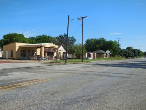 203 N Austin St, Ranger, TX, 76470-2004 | Card Image