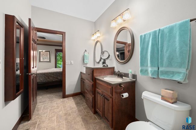 4400 E Aster Cir, House other with 5 bedrooms, 4 bathrooms and null parking in Sioux Falls SD | Image 26