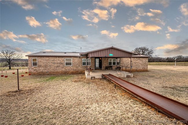 25209 E County Road 1730, House other with 4 bedrooms, 3 bathrooms and null parking in Elmore City OK | Image 5