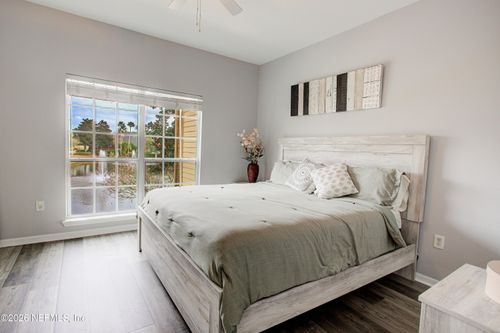 724-7800 Point Meadows Drive, Jacksonville, FL, 32256 | Card Image