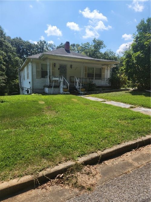 506 Laslie St, TUSKEGEE, AL, 36083-2212 | Card Image