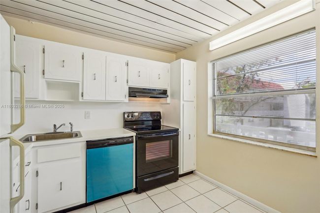 APT-203P - 3774 Inverrary Blvd, Condo with 2 bedrooms, 2 bathrooms and null parking in Lauderhill FL | Image 5
