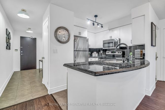 1701 - 231 Fort York Blvd, Condo with 2 bedrooms, 1 bathrooms and 1 parking in Toronto ON | Image 9