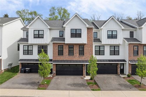 306 Thurgood Dr, Warrendale, PA, 15086-1104 | Card Image