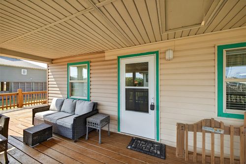 975 Holiday Dr, Crystal Beach, TX, 77650 | Card Image