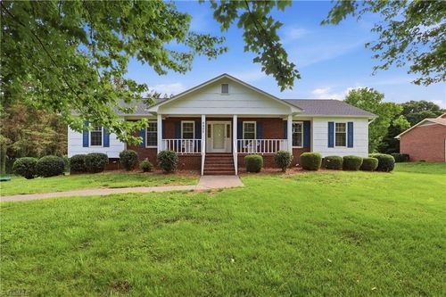 6905 Crandall Ct, Clemmons, NC, 27012-9056 | Card Image