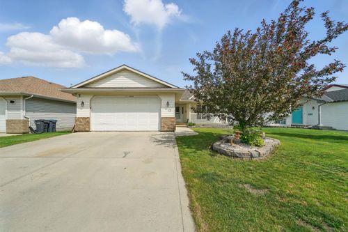 13 Fern Glade Cres, Sylvan Lake, AB, T4S1Z5 | Card Image