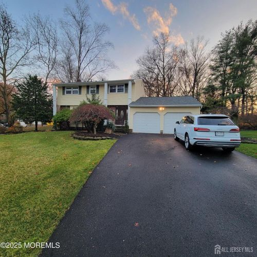 12 Margie Rd, East Brunswick, NJ, 08816-2636 | Card Image