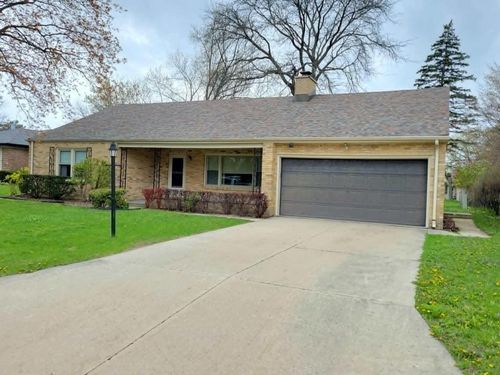7275 N Navajo Avenue, GLENDALE, WI, 53217 | Card Image
