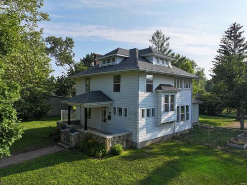 421 S Franklin St, Winamac, IN, 46996-1626 | Card Image