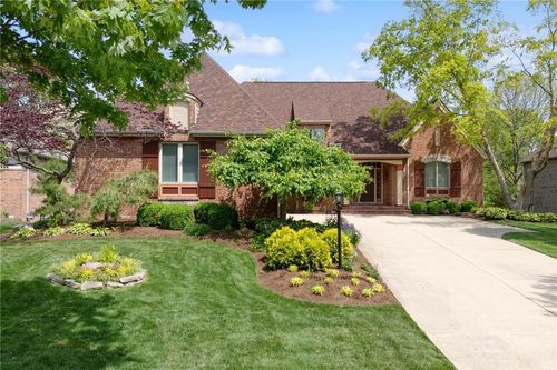 1209 Club View Dr, Centerville, OH, 45458-6081 | Card Image