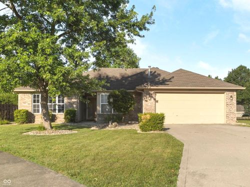 282 Greenbriar Dr, Greenwood, IN, 46142-4701 | Card Image