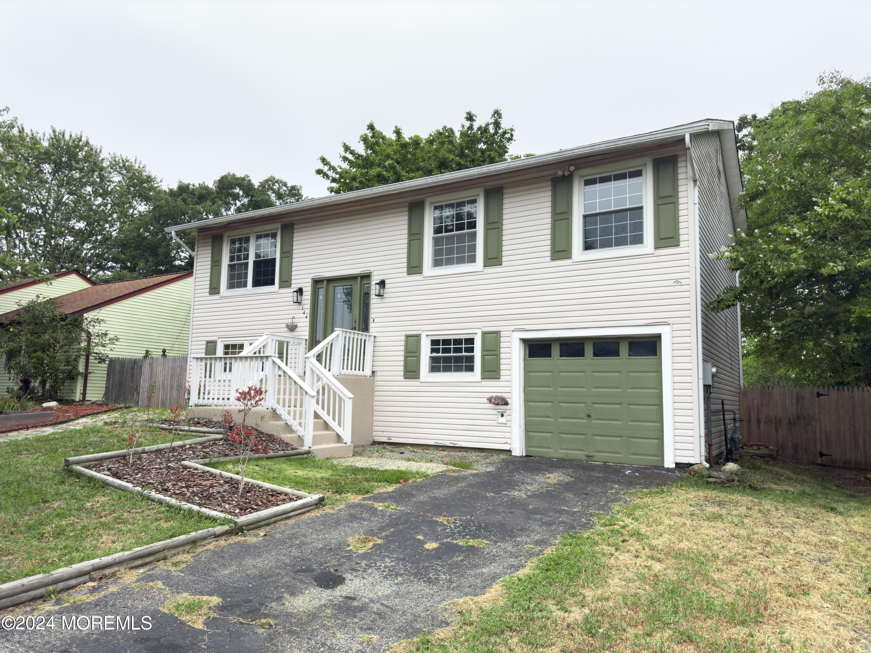 Windward Dr, Barnegat, NJ 08005