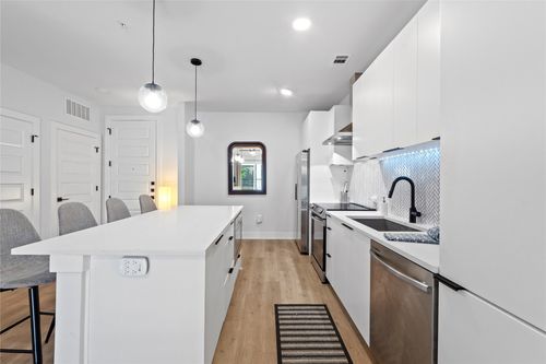 apt-315-2500 Longview St, Austin, TX, 78705-4296 | Card Image