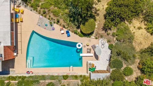 1531 N Tigertail Rd, Los Angeles, CA, 90049 | Card Image