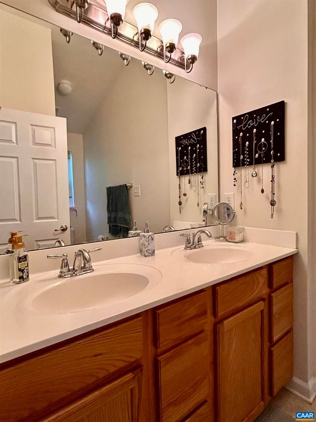 76 Villa Cir, House attached with 3 bedrooms, 3 bathrooms and null parking in PALMYRA VA | Image 13