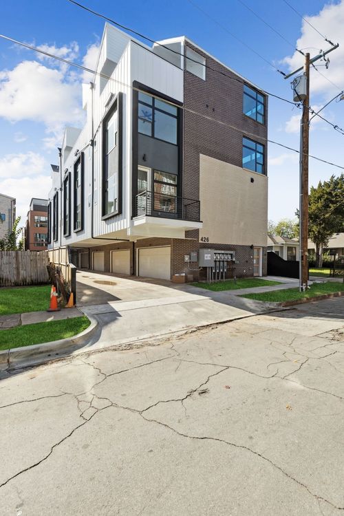 104-426 Melba St, Dallas, TX, 75208-4663 | Card Image