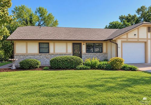 611 Tamerisk Dr, Junction City, KS, 66441-3359 | Card Image