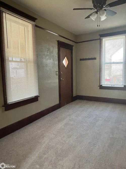 203 Maple St., Clemons, IA, 50051 | Card Image