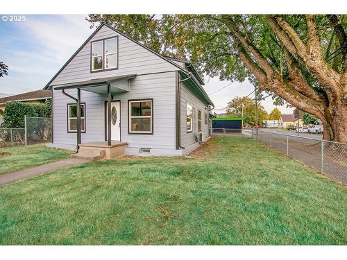 1214 S 5th Ave, Kelso, WA, 98626-2417 | Card Image