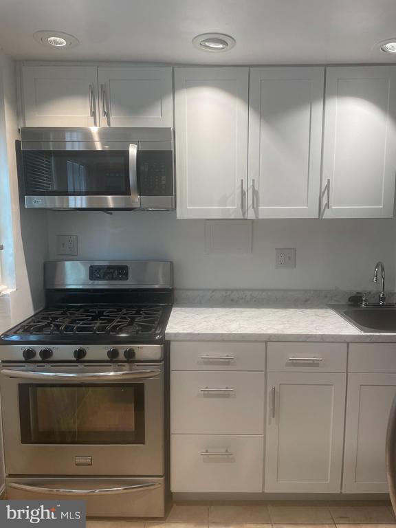 Colebrooke Dr, Temple Hills, MD 20748