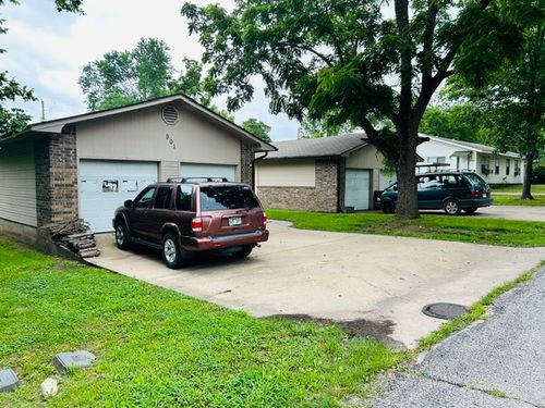 a-b-c-d-901 Jefferson Ave, Berryville, AR, 72616-3117 | Card Image