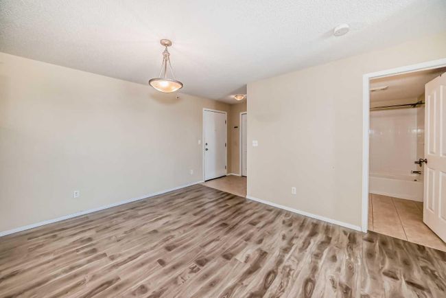 340 - 428 Chaparral Ravine View Se, Home with 2 bedrooms, 2 bathrooms and 1 parking in Calgary AB | Image 10