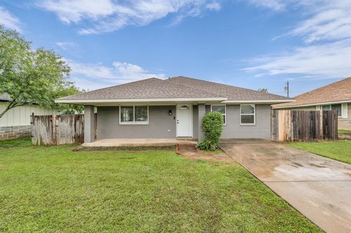408 Little Ave, McGregor, TX, 76657-2230 | Card Image