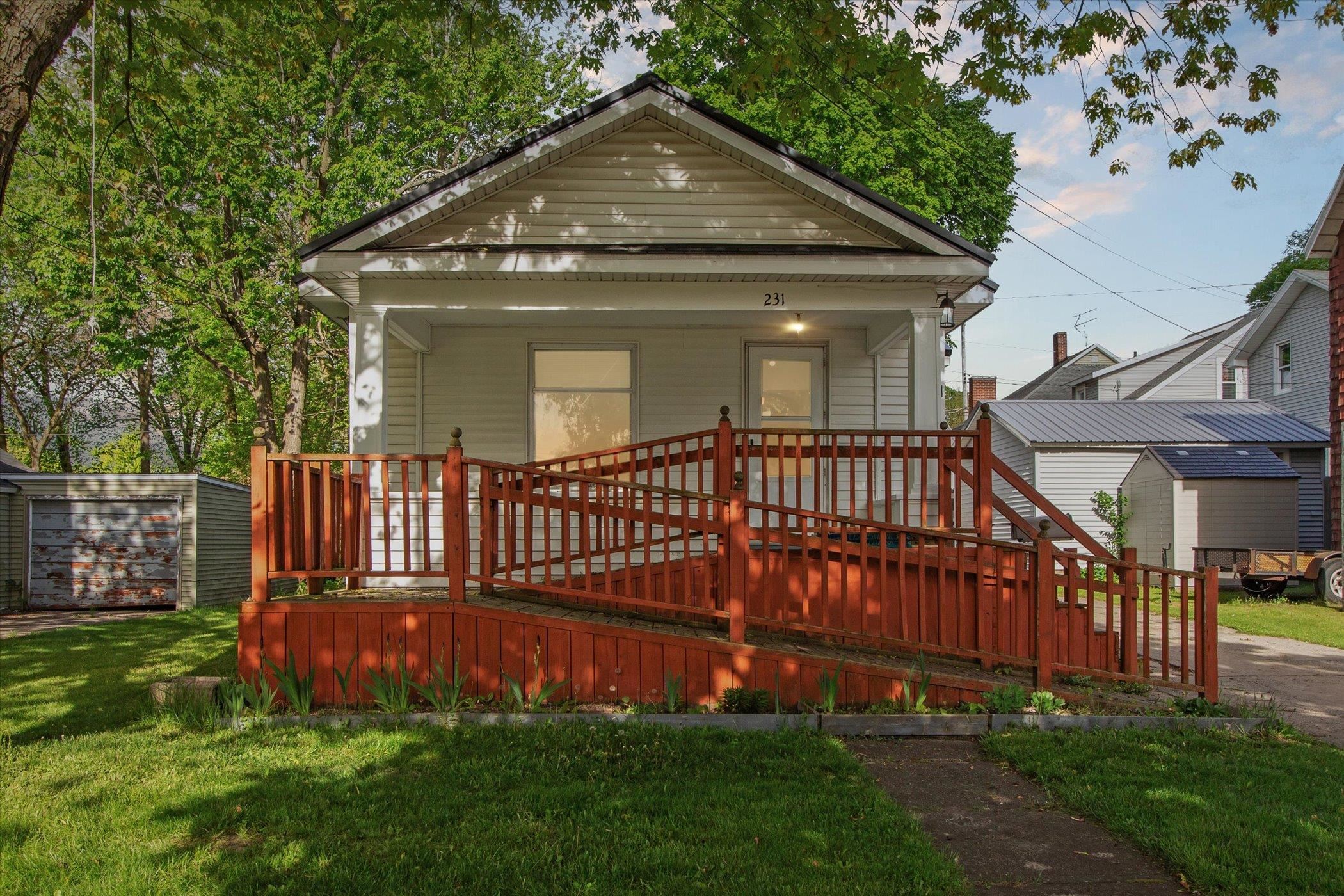 Lincoln Ave, Alma, MI 48801