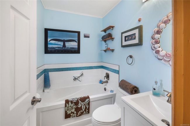 1625 Queequeg Trnabt, House other with 3 bedrooms, 3 bathrooms and 4 parking in Gabriola Island BC | Image 22