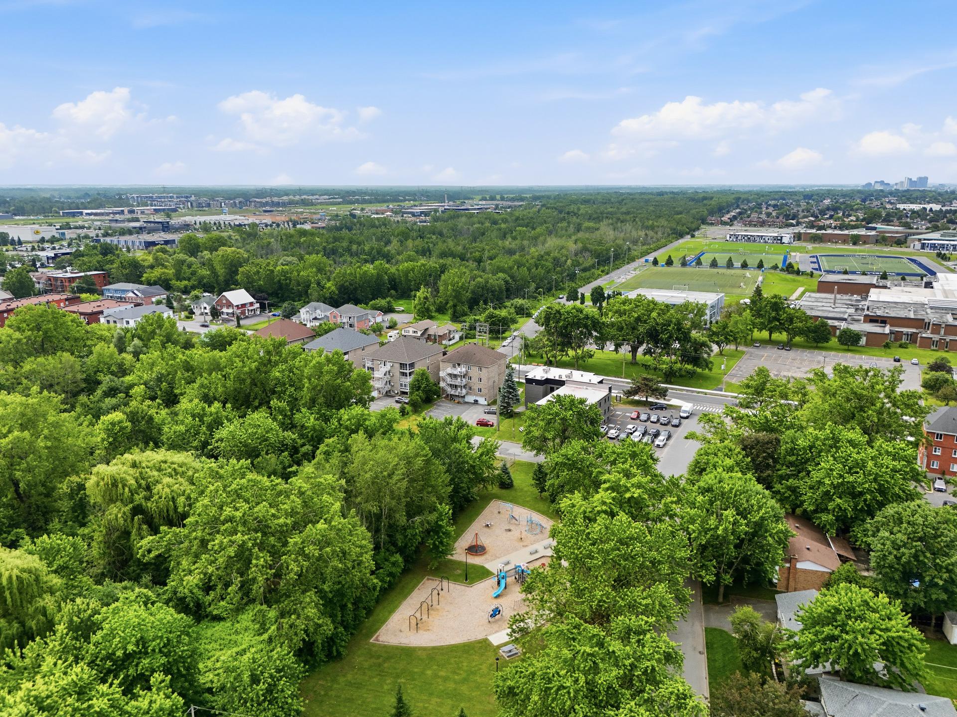 Residential in Longueuil (Saint-Hubert)