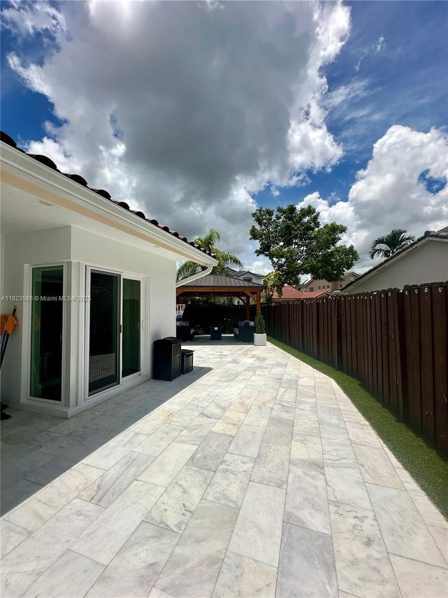5020 Sw 154 Th Ave, House other with 4 bedrooms, 2 bathrooms and null parking in Miami FL | Image 4
