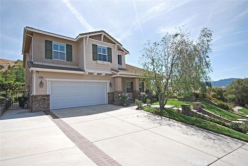 28406 Falcon Crest Dr, Canyon Country, CA, 91351-5017 | Card Image