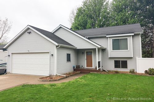 3215 Sunrise St, Grand Rapids, MI, 49508-2665 | Card Image
