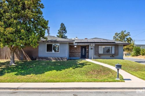 3424 Candlewood Drive, Bakersfield, CA, 93306 | Card Image