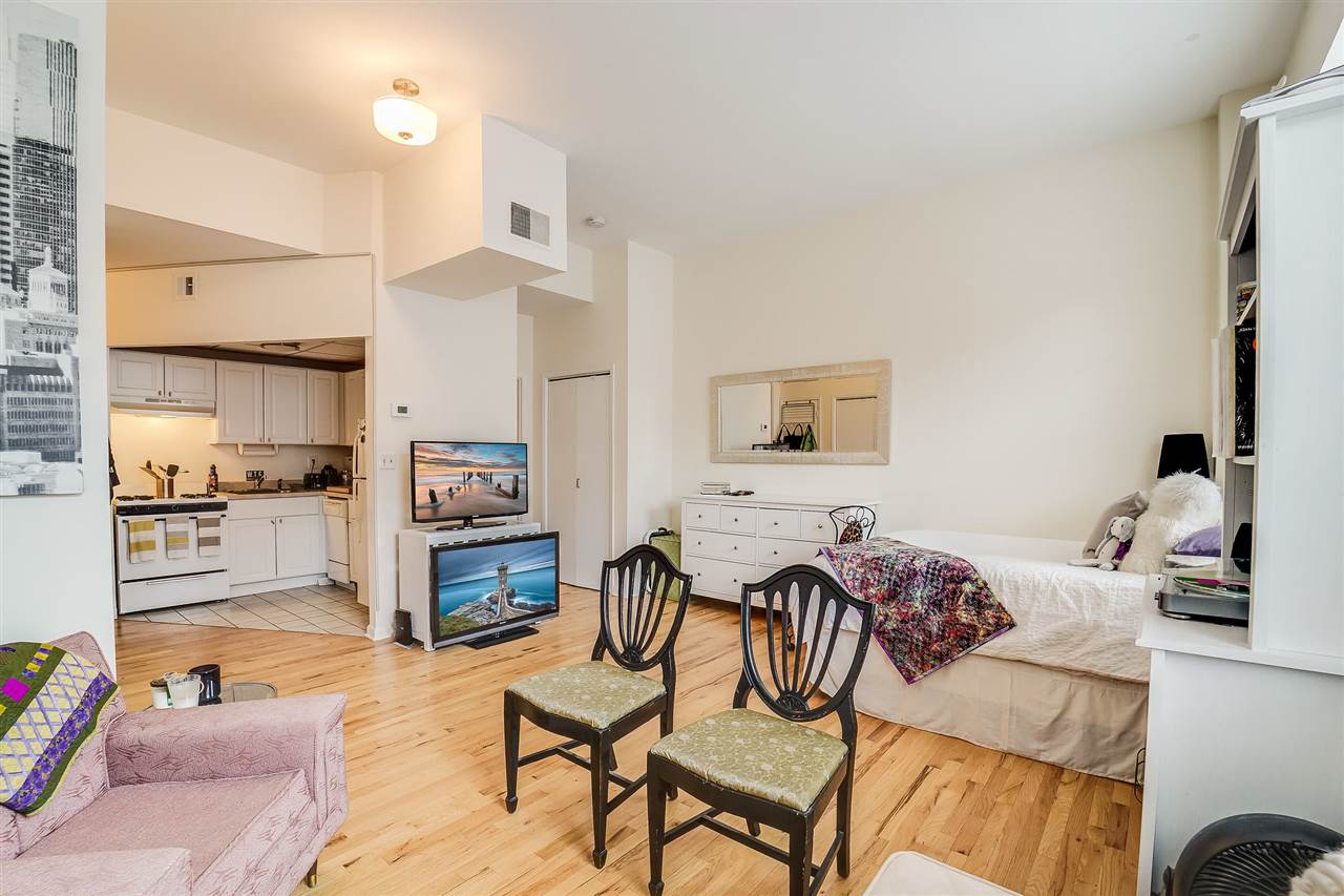 Residential Lease in JC, Downtown 5