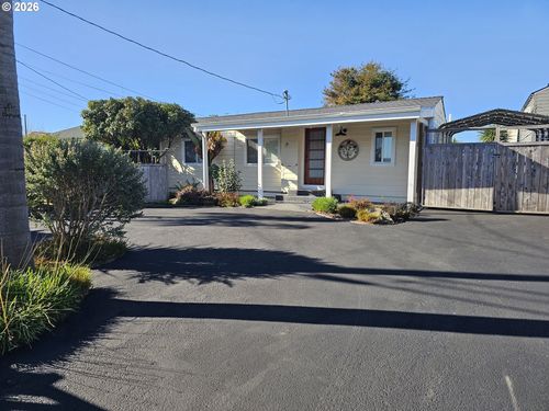 237 Wharf St, Brookings, OR, 97415-9653 | Card Image