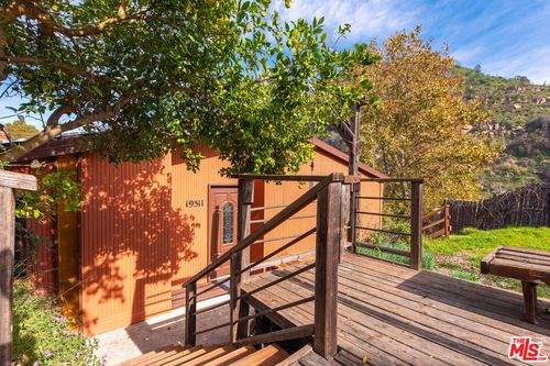 19511 Sunken Trl, Topanga, CA, 90290-3114 | Card Image