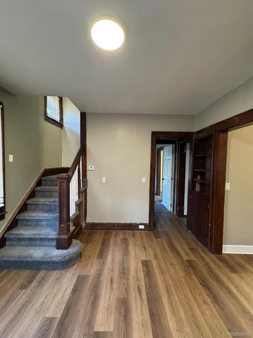 291 Highland St, Highland Park, MI, 48203-3406 | Card Image