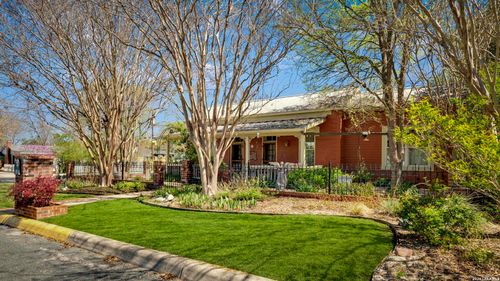 101 Landa St, Boerne, TX, 78006-2631 | Card Image