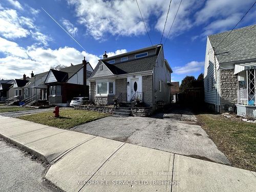 82 E 12th St, Hamilton, ON, L9A3X4 | Card Image