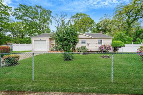 54 Williams Ave, Amityville, NY, 11701-1836 | Card Image