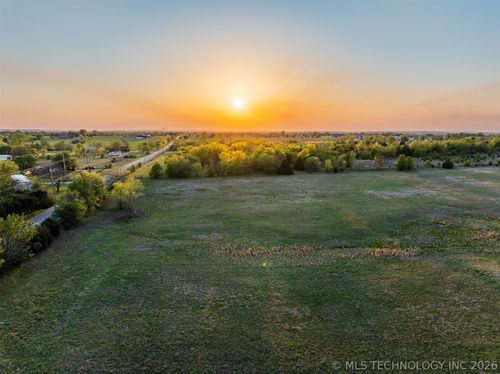 6 N Memorial Drive, Owasso, OK, 74055 | Card Image