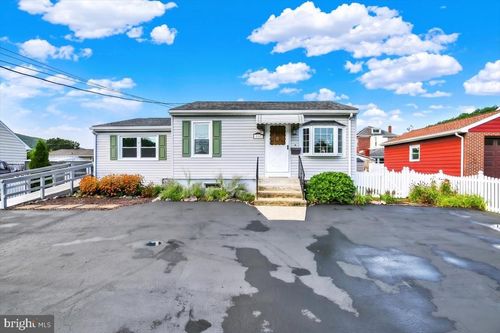 216 Vesper Ave, READING, PA, 19606-1043 | Card Image