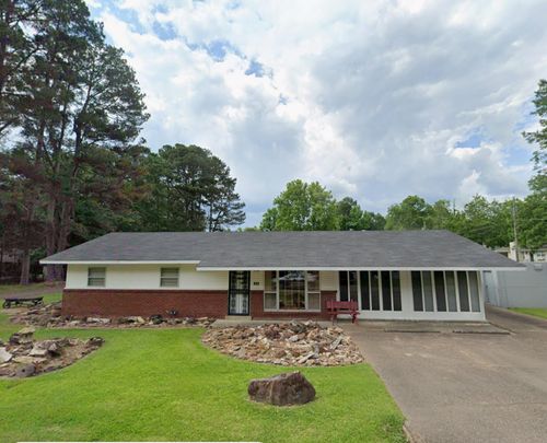 109 E Spratlin St, Bruce, MS, 38915-9312 | Card Image