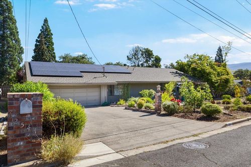 2541 Argonne Ave, Medford, OR, 97504-8501 | Card Image