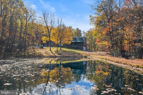 4176 Timber Ridge Rd, BERKELEY SPRINGS, WV, 25411-6276 | Card Image