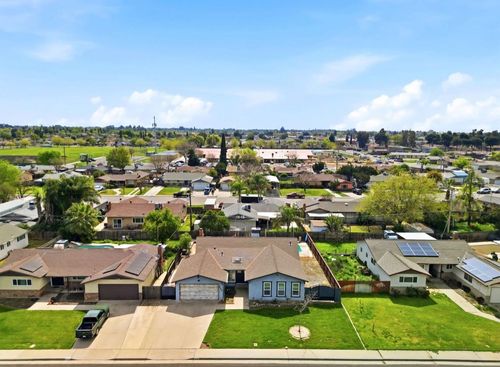 337 E Deodar Ln, Lemoore, CA, 93245-2018 | Card Image