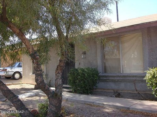 2530 W Vereda De La Manana, Tucson, AZ, 85746-8060 | Card Image